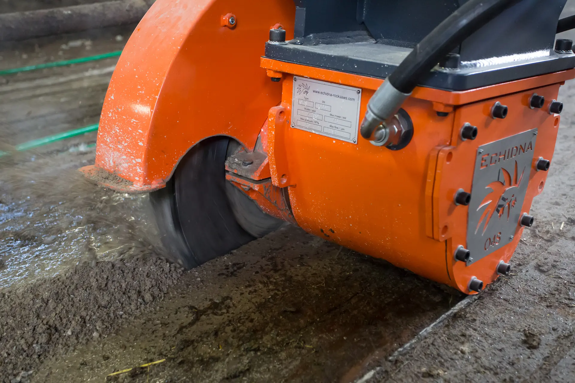O4S micro trenching attachment